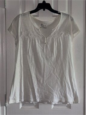 Classic Elements White Short Sleeve Embroidered Yoke Top